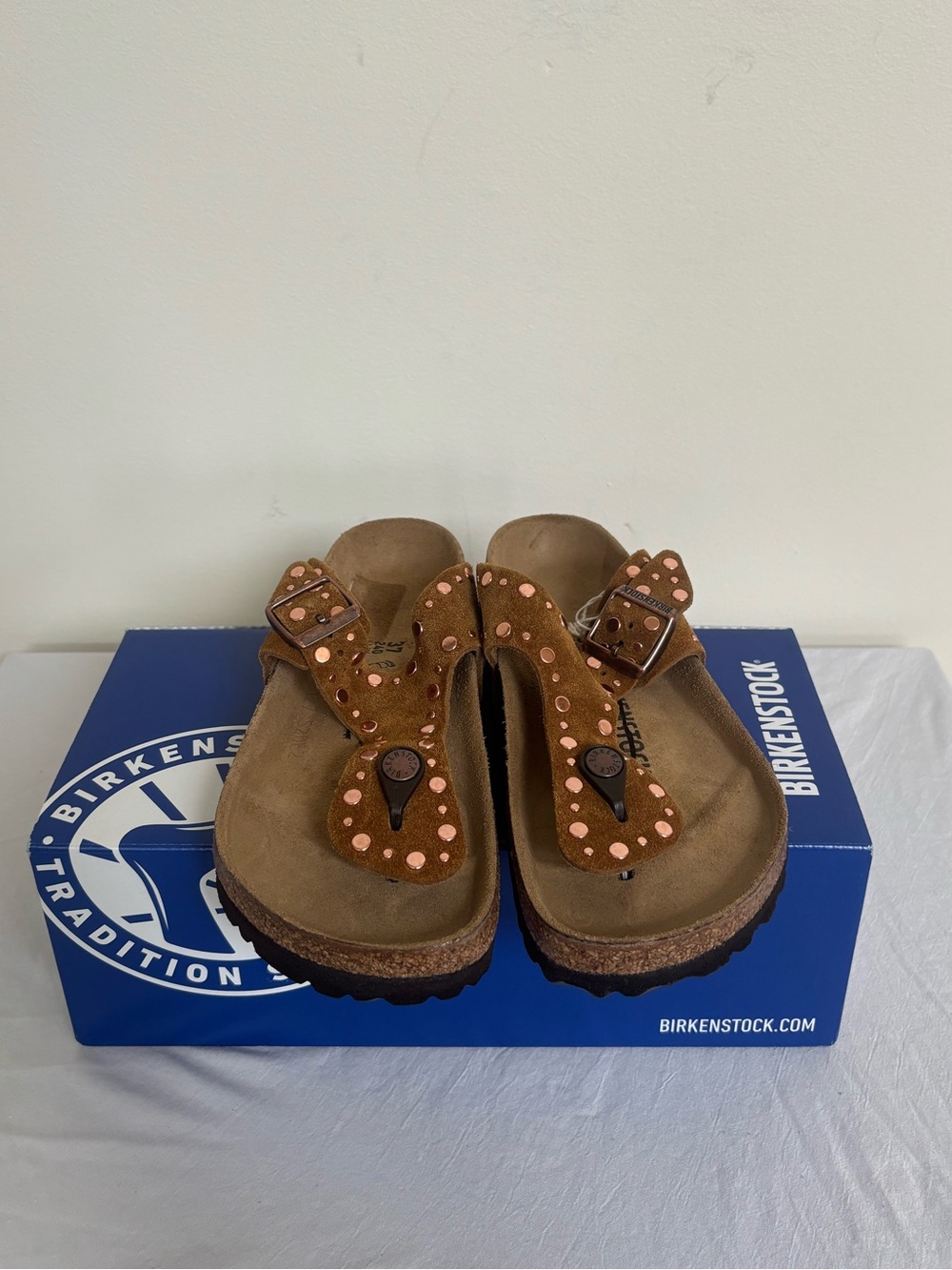 Birkenstock Gizeh Rivet Sandals Mink Suede Size 6 Eu 37 Regular fit Womens NWB